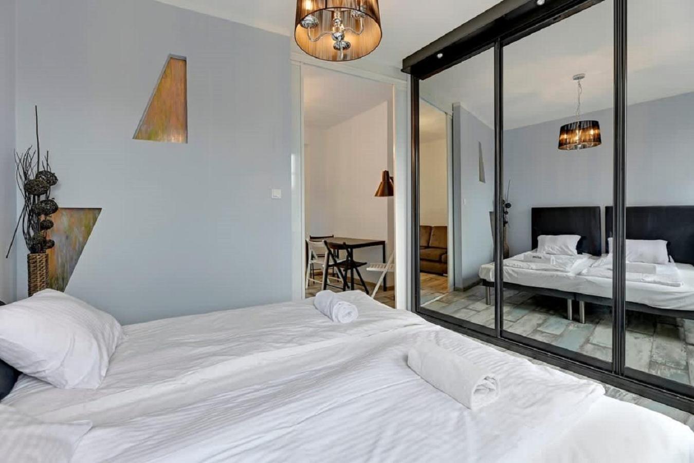 Dom & House - Apartments Old Town Ogarna Гданск Екстериор снимка