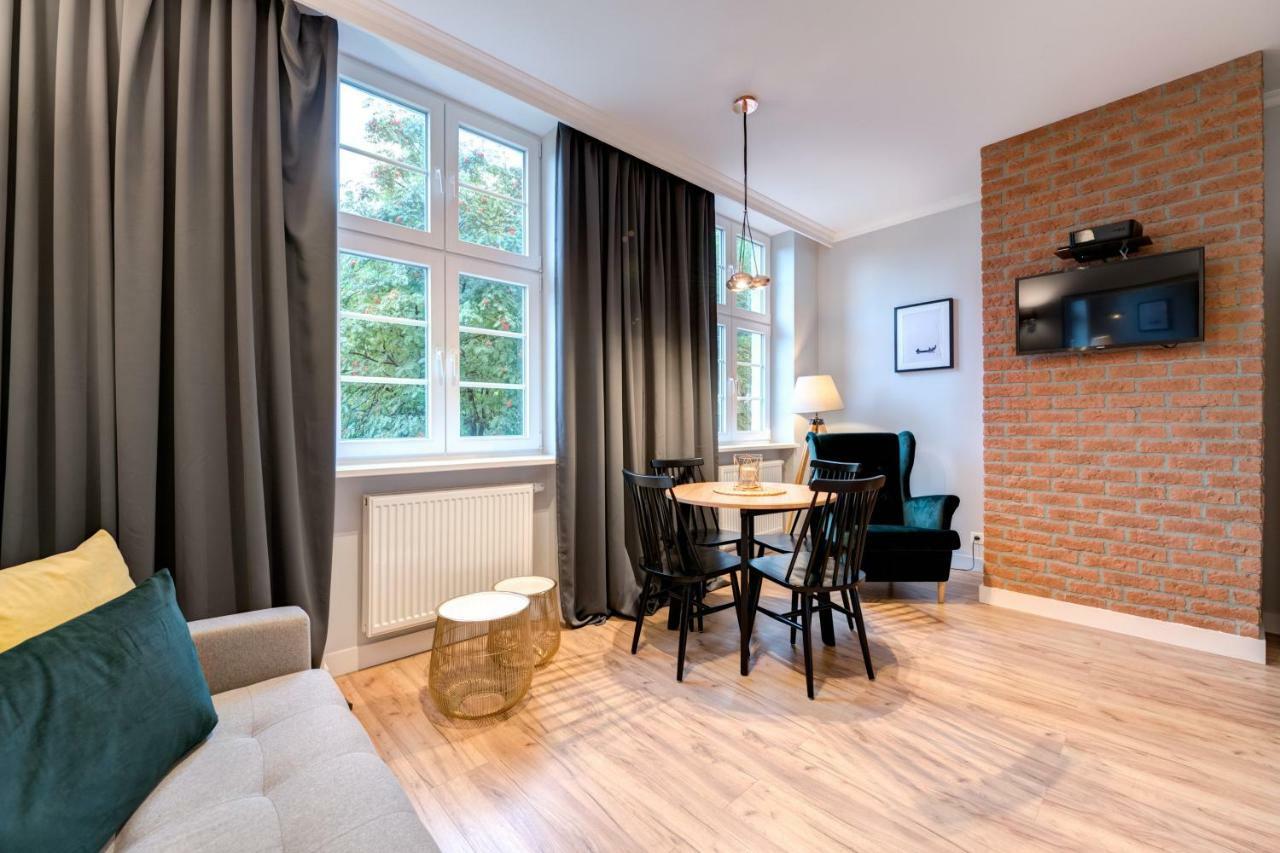 Dom & House - Apartments Old Town Ogarna Гданск Екстериор снимка